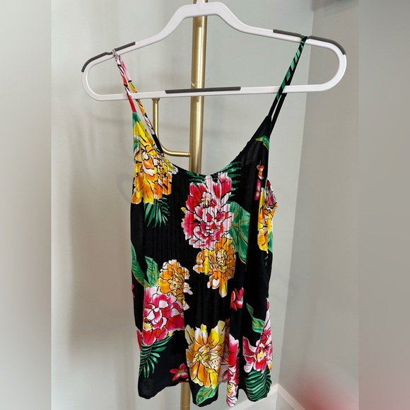 ❤️ Old Navy Floral Print Strappy Tank/Camisoles  Medium NWOT - Picture 1 of 7